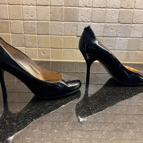 Used black polished heels from Michael Kors - Picture 2 of 5
